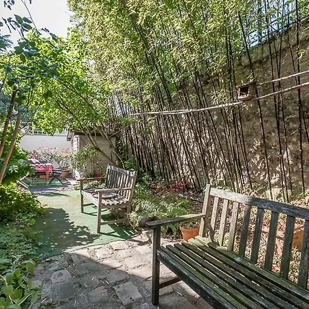ゲストハウス Spacious Wonderful House For 9 With Garden Didot パリ